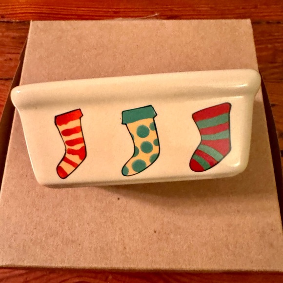 Two Holiday Themed Ceramic Mini Loaf Pans Stockinggs & Wreaths Garden Ridge - Picture 3 of 12